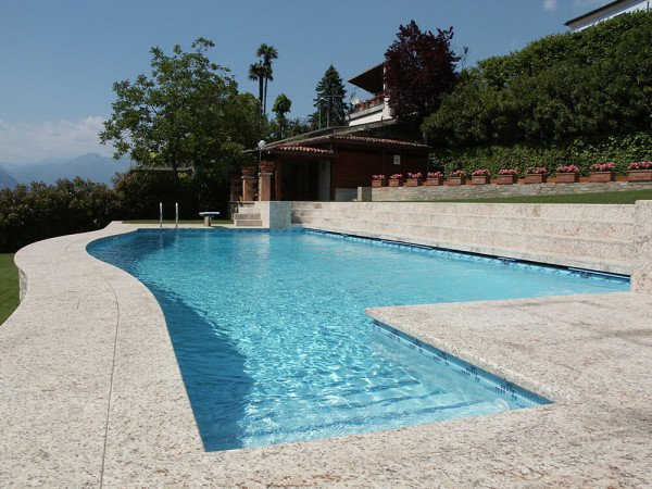 Piscine in muratura a skimmer