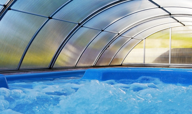 I-VANTAGGI-DELLE-COPERTURE-PER-PISCINE…-SCOPRILI-CON-NOI