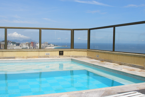 piscina-sul-tetto-clever-piscine